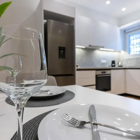 Apartment Elegant Flat 5 Walk To Metro Panormou *