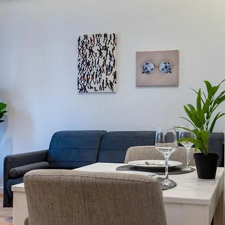 Elegant Flat 5 Walk To Metro Panormou Apartment